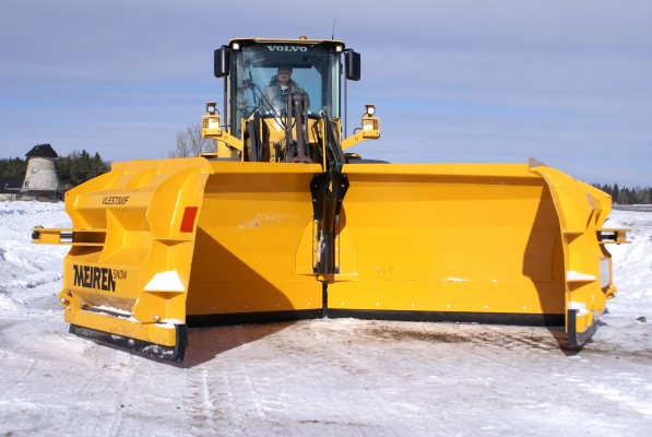 The foldable snow plow VLES is specially designed for powerful wheel loader to remove a large amount of snow